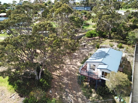 Front Row Beachfront - Geraldton Accommodation 0