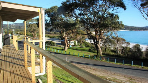 KINGFISHER COTTAGE Beachfront At The Binalong Bay - Geraldton Accommodation 8