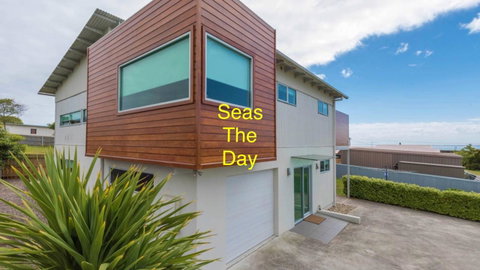 Seas The Day - Seaside Getaway - Geraldton Accommodation 1