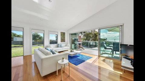 Seas The Day - Seaside Getaway - Geraldton Accommodation 0