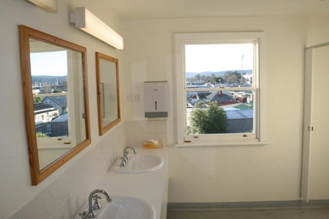 Arthouse Hostel - Geraldton Accommodation 12