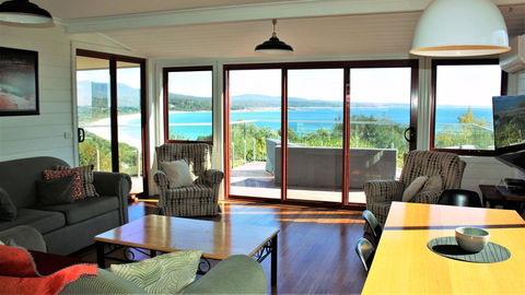 DOLPHIN LOOKOUT COTTAGE - Amazing Views Of The Bay Of Fires - Geraldton Accommodation 1