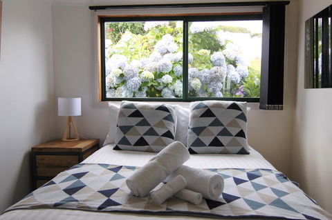 DOLPHIN LOOKOUT COTTAGE - Amazing Views Of The Bay Of Fires - Geraldton Accommodation 6