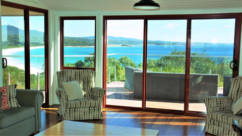 DOLPHIN LOOKOUT COTTAGE - Amazing Views Of The Bay Of Fires - Geraldton Accommodation 14