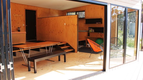 BAY OF FIRES ECO HUT Off Grid Experience At Binalong Bay - Geraldton Accommodation 2