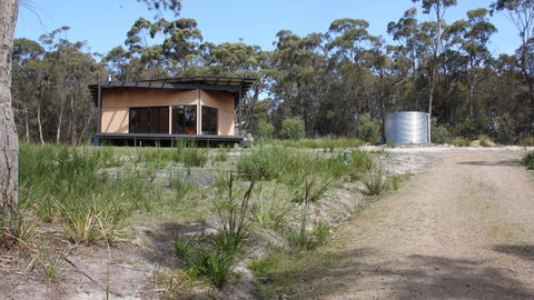 BAY OF FIRES ECO HUT Off Grid Experience At Binalong Bay - Geraldton Accommodation 20
