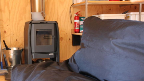 BAY OF FIRES ECO HUT Off Grid Experience At Binalong Bay - Geraldton Accommodation 7