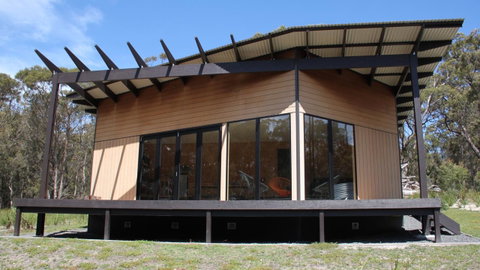BAY OF FIRES ECO HUT Off Grid Experience At Binalong Bay - Geraldton Accommodation 21