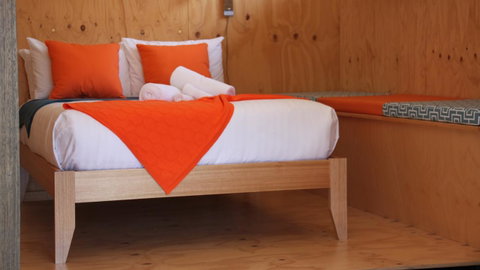 BAY OF FIRES ECO HUT Off Grid Experience At Binalong Bay - Geraldton Accommodation 3