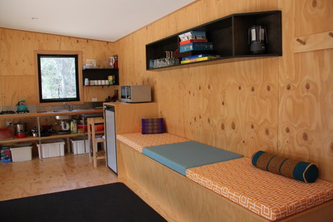 BAY OF FIRES ECO HUT Off Grid Experience At Binalong Bay - Geraldton Accommodation 10