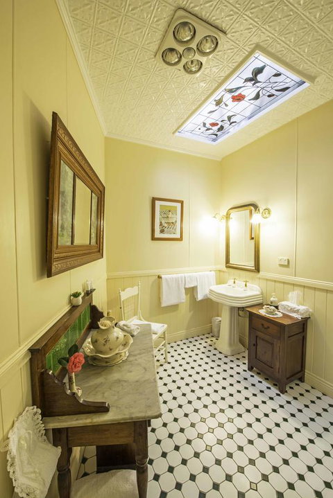 Touchwood Cottages - Geraldton Accommodation 36