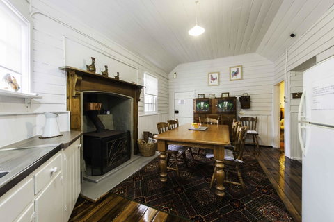 Touchwood Cottages - Geraldton Accommodation 43