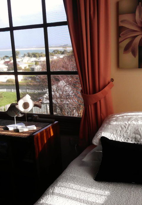 Touchwood Cottages - Geraldton Accommodation 24