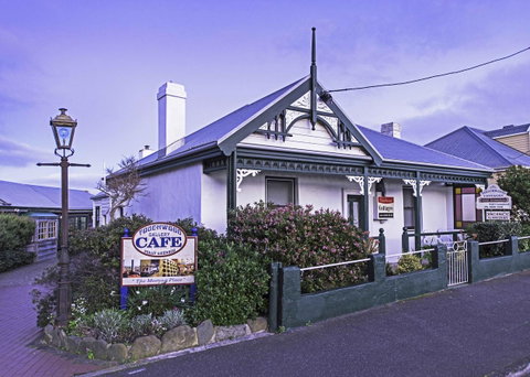 Touchwood Cottages - Geraldton Accommodation 5