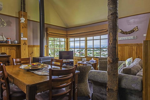 Touchwood Cottages - Geraldton Accommodation 32
