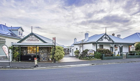 Touchwood Cottages - Geraldton Accommodation 0
