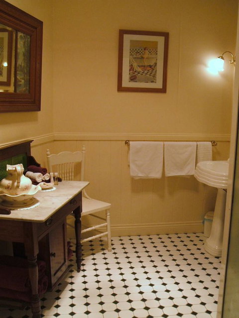 Touchwood Cottages - Geraldton Accommodation 21