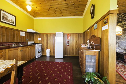 Touchwood Cottages - Geraldton Accommodation 40