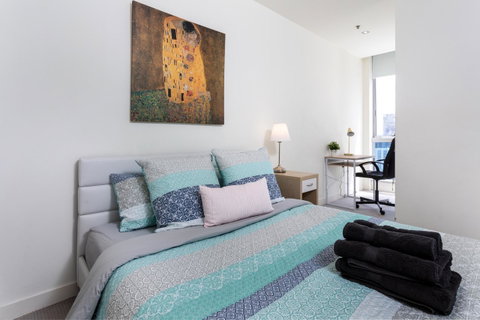 La Maison - Great View, Free Parking, Pool, Gym, Perfectly Located 2BR Apartment - Geraldton Accommodation 4