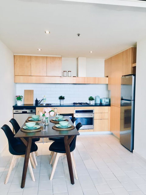La Maison - Great View, Free Parking, Pool, Gym, Perfectly Located 2BR Apartment - Geraldton Accommodation 20