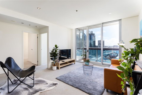La Maison - Great View, Free Parking, Pool, Gym, Perfectly Located 2BR Apartment - Geraldton Accommodation 2