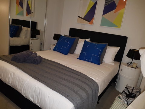 Amazing Accommodations: Vogue - Geraldton Accommodation 0
