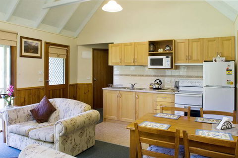 Shady Brook Cottages - Geraldton Accommodation 2
