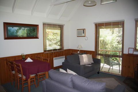 Shady Brook Cottages - Geraldton Accommodation 26