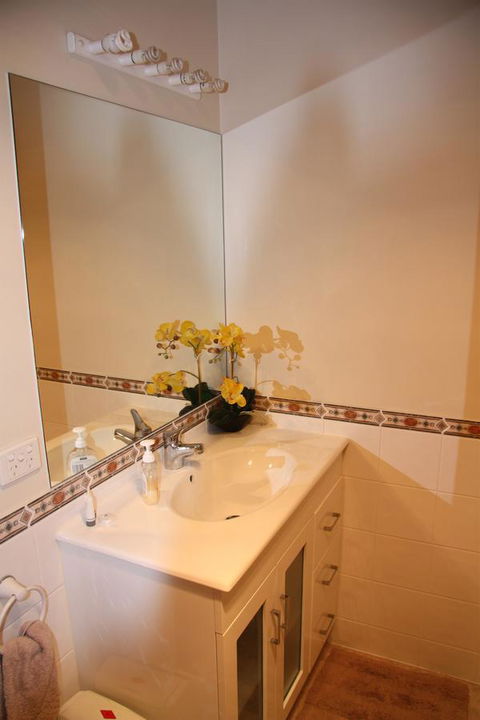 Shady Brook Cottages - Geraldton Accommodation 28