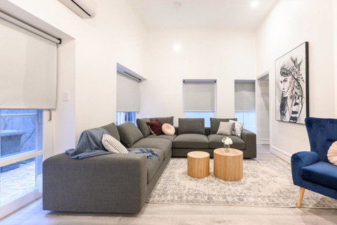 Unique 3 Bedroom Central CBD Townhouse - Geraldton Accommodation 1