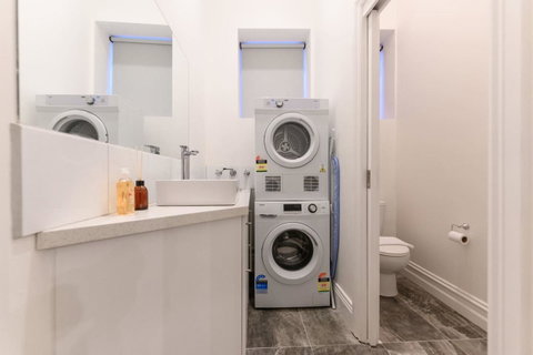 Unique 3 Bedroom Central CBD Townhouse - Geraldton Accommodation 15