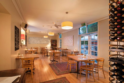 Athelstane House - Geraldton Accommodation 10