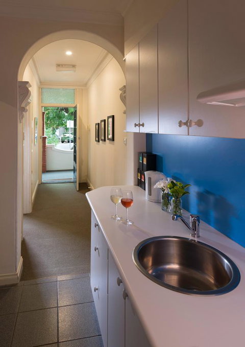 Athelstane House - Geraldton Accommodation 12