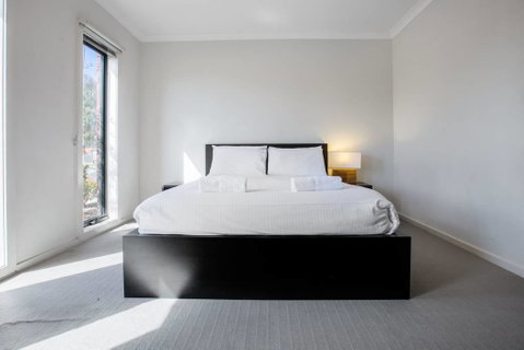 Holiday Rose - Geraldton Accommodation 0