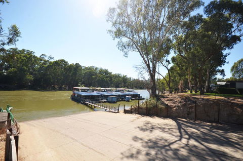 Tasman Holiday Parks - Merool On The Murray - Geraldton Accommodation 3