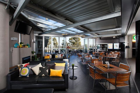 Atura Dandenong - Geraldton Accommodation 6