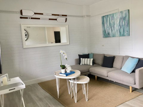 The Wheelhouse - 2BR Waterfront Apt In Town - Geraldton Accommodation 2