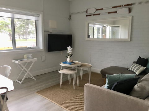 The Wheelhouse - 2BR Waterfront Apt In Town - Geraldton Accommodation 1