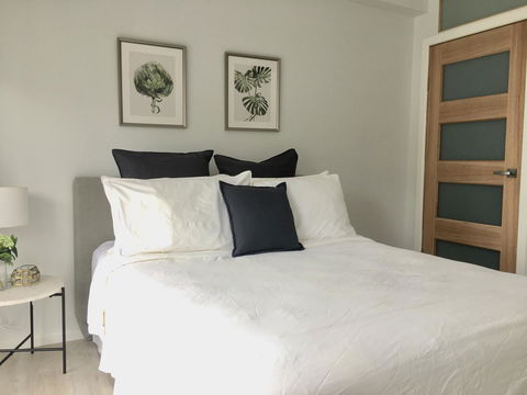 The Wheelhouse - 2BR Waterfront Apt In Town - Geraldton Accommodation 4