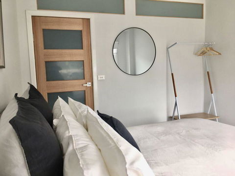 The Wheelhouse - 2BR Waterfront Apt In Town - Geraldton Accommodation 5