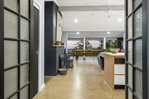 The Bird House - Geraldton Accommodation 2