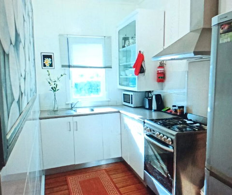 The Boathouse A 3 Bedroom House - Geraldton Accommodation 2