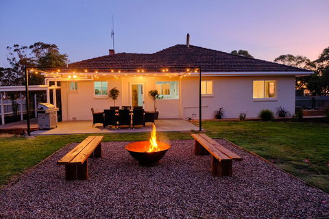 The Farmhouse. - Geraldton Accommodation 0