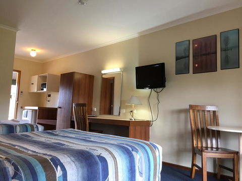 The Finley Palm Motor Inn - Geraldton Accommodation 1