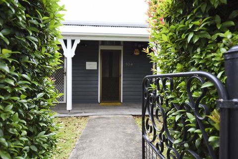The Grey House - Geraldton Accommodation 2