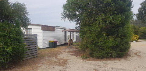 The Hut - Geraldton Accommodation 3