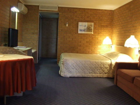 The John Hunter Motel - Geraldton Accommodation 3