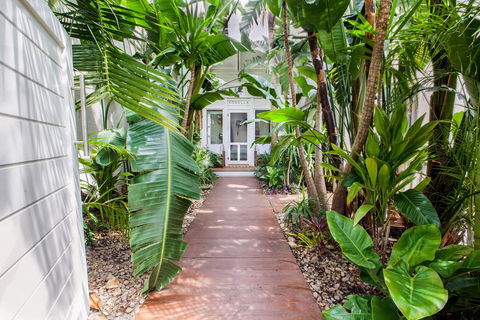 The Lakehouse In Raffetys Resort - Geraldton Accommodation 0