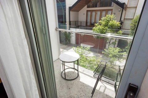 The Nest - Rustic En Suite Room Near The City And Roof Terrace - Geraldton Accommodation 1