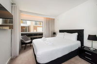 The Nest - Smart Suite on Newcastle St with Rooftop Views